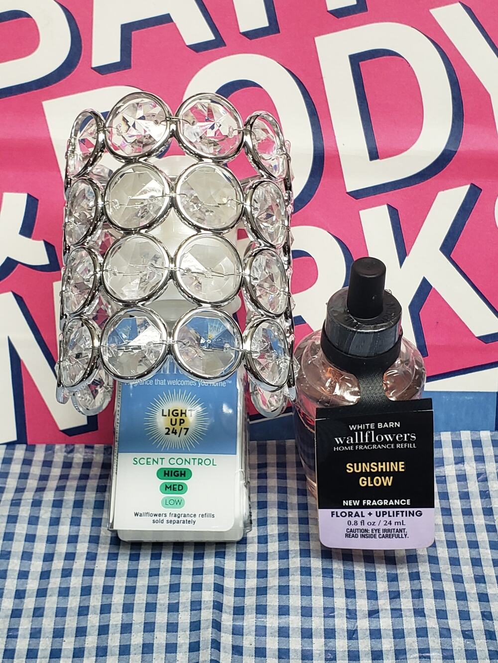 BBW Clear Gems Nightlight Adjustable Wallflowers Scent Control Plug In w. Refill